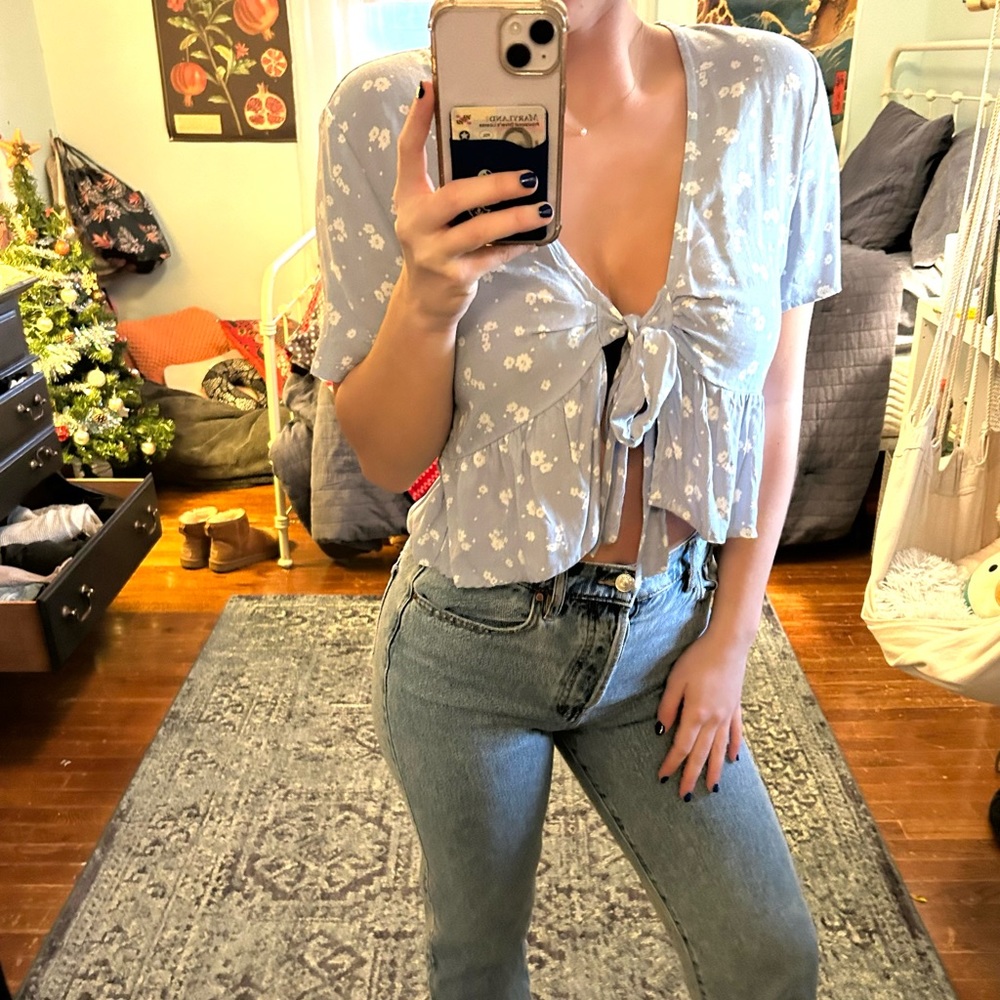 Cute pacsun tie up top